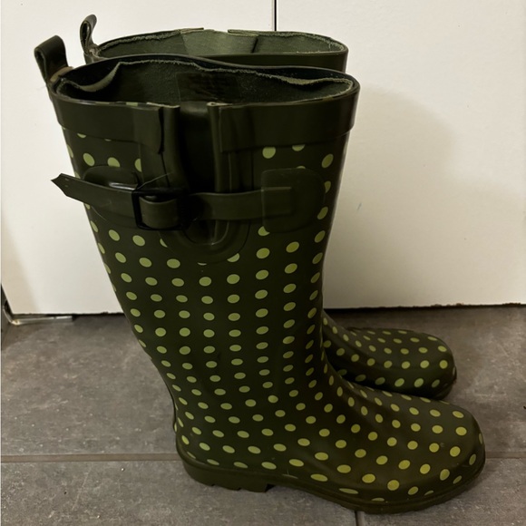 Capellini of NY Green polka dot rain boots Size 7 - Picture 2 of 2